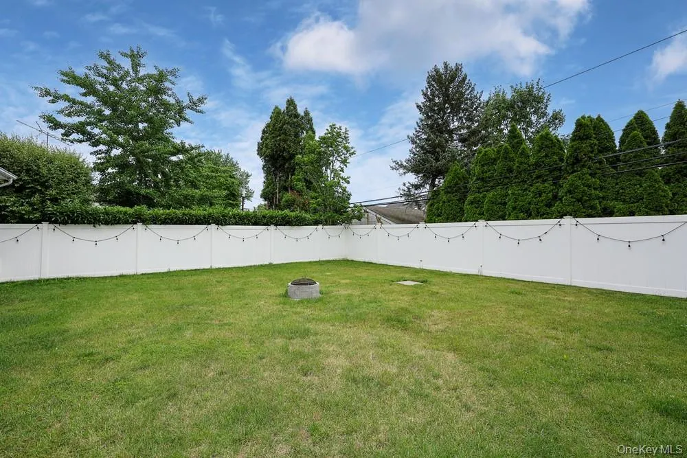 41 Cambria Road, Oyster Bay, NY, 4 Bedrooms Bedrooms, 7 Rooms Rooms,3 BathroomsBathrooms,Residential,For Rent,Cambria,0,1020752 41 Cambria Road, Oyster Bay, NY, 4 Bedrooms Bedrooms, 7 Rooms Rooms,3 BathroomsBathrooms,Residential,For Rent,Cambria,0,1020752