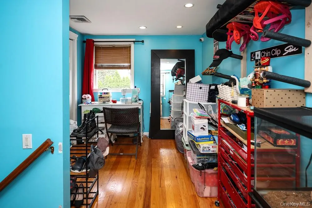 41 Cambria Road, Oyster Bay, NY, 4 Bedrooms Bedrooms, 7 Rooms Rooms,3 BathroomsBathrooms,Residential,For Rent,Cambria,0,1020752 41 Cambria Road, Oyster Bay, NY, 4 Bedrooms Bedrooms, 7 Rooms Rooms,3 BathroomsBathrooms,Residential,For Rent,Cambria,0,1020752