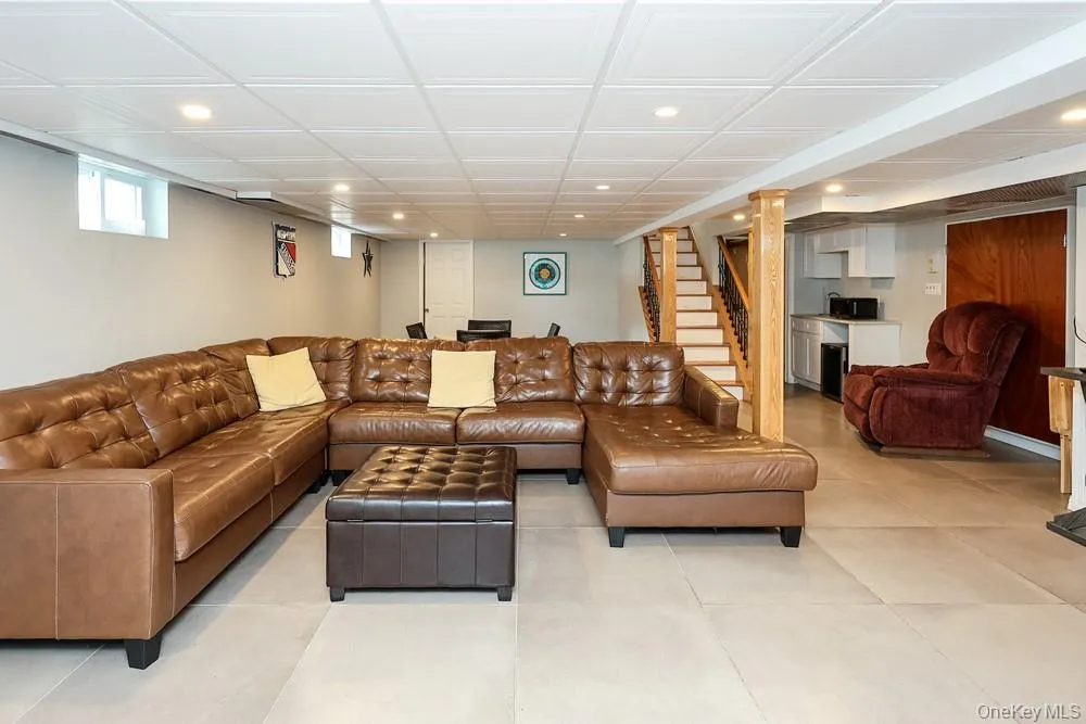 41 Cambria Road, Oyster Bay, NY, 4 Bedrooms Bedrooms, 7 Rooms Rooms,3 BathroomsBathrooms,Residential,For Rent,Cambria,0,1020752 41 Cambria Road, Oyster Bay, NY, 4 Bedrooms Bedrooms, 7 Rooms Rooms,3 BathroomsBathrooms,Residential,For Rent,Cambria,0,1020752