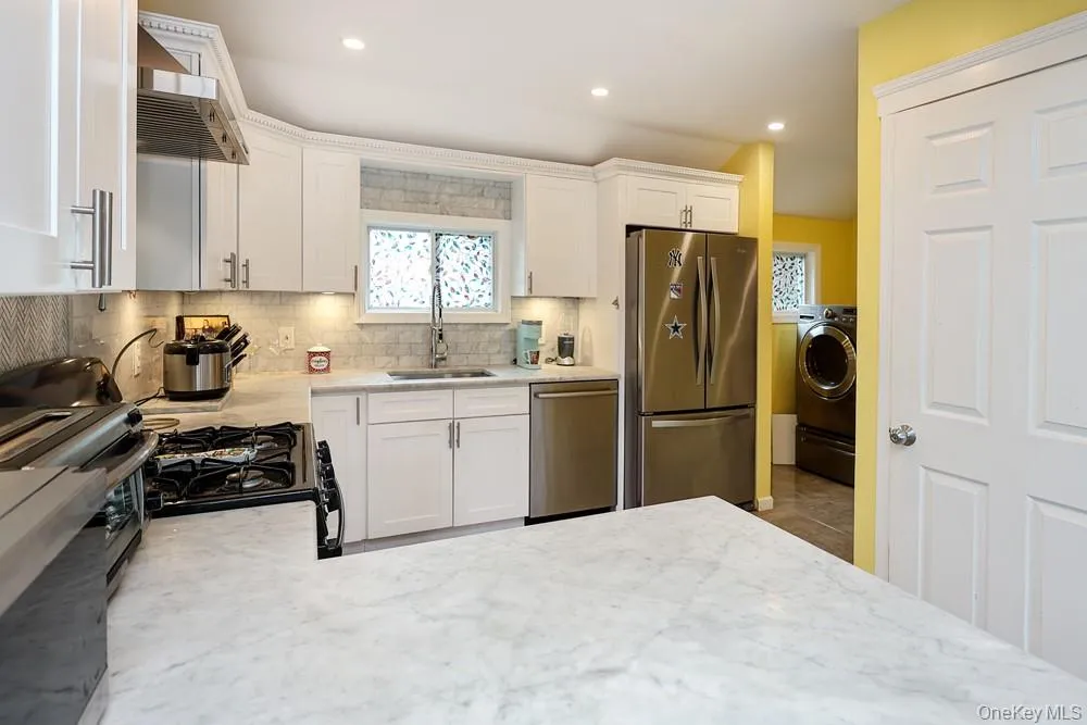 41 Cambria Road, Oyster Bay, NY, 4 Bedrooms Bedrooms, 7 Rooms Rooms,3 BathroomsBathrooms,Residential,For Rent,Cambria,0,1020752 41 Cambria Road, Oyster Bay, NY, 4 Bedrooms Bedrooms, 7 Rooms Rooms,3 BathroomsBathrooms,Residential,For Rent,Cambria,0,1020752