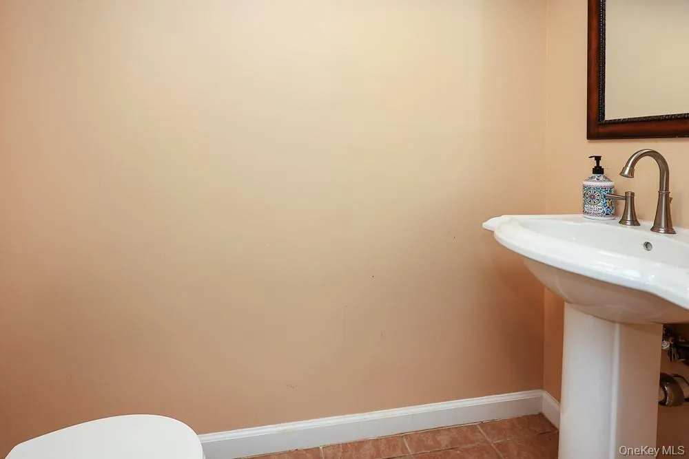 41 Cambria Road, Oyster Bay, NY, 4 Bedrooms Bedrooms, 7 Rooms Rooms,3 BathroomsBathrooms,Residential,For Rent,Cambria,0,1020752 41 Cambria Road, Oyster Bay, NY, 4 Bedrooms Bedrooms, 7 Rooms Rooms,3 BathroomsBathrooms,Residential,For Rent,Cambria,0,1020752