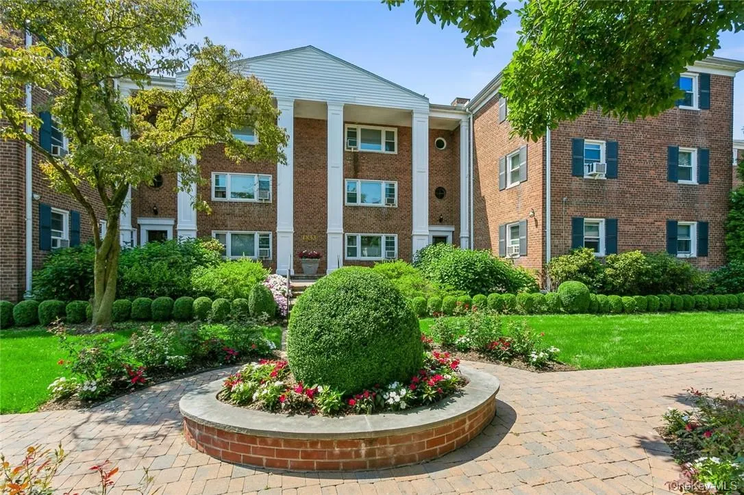 1833 Palmer Avenue, Mamaroneck, NY, 1 Bedroom Bedrooms, 4 Rooms Rooms,1 BathroomBathrooms,Residential Lease,For Rent,Palmer,0,1020755 1833 Palmer Avenue, Mamaroneck, NY, 1 Bedroom Bedrooms, 4 Rooms Rooms,1 BathroomBathrooms,Residential Lease,For Rent,Palmer,0,1020755