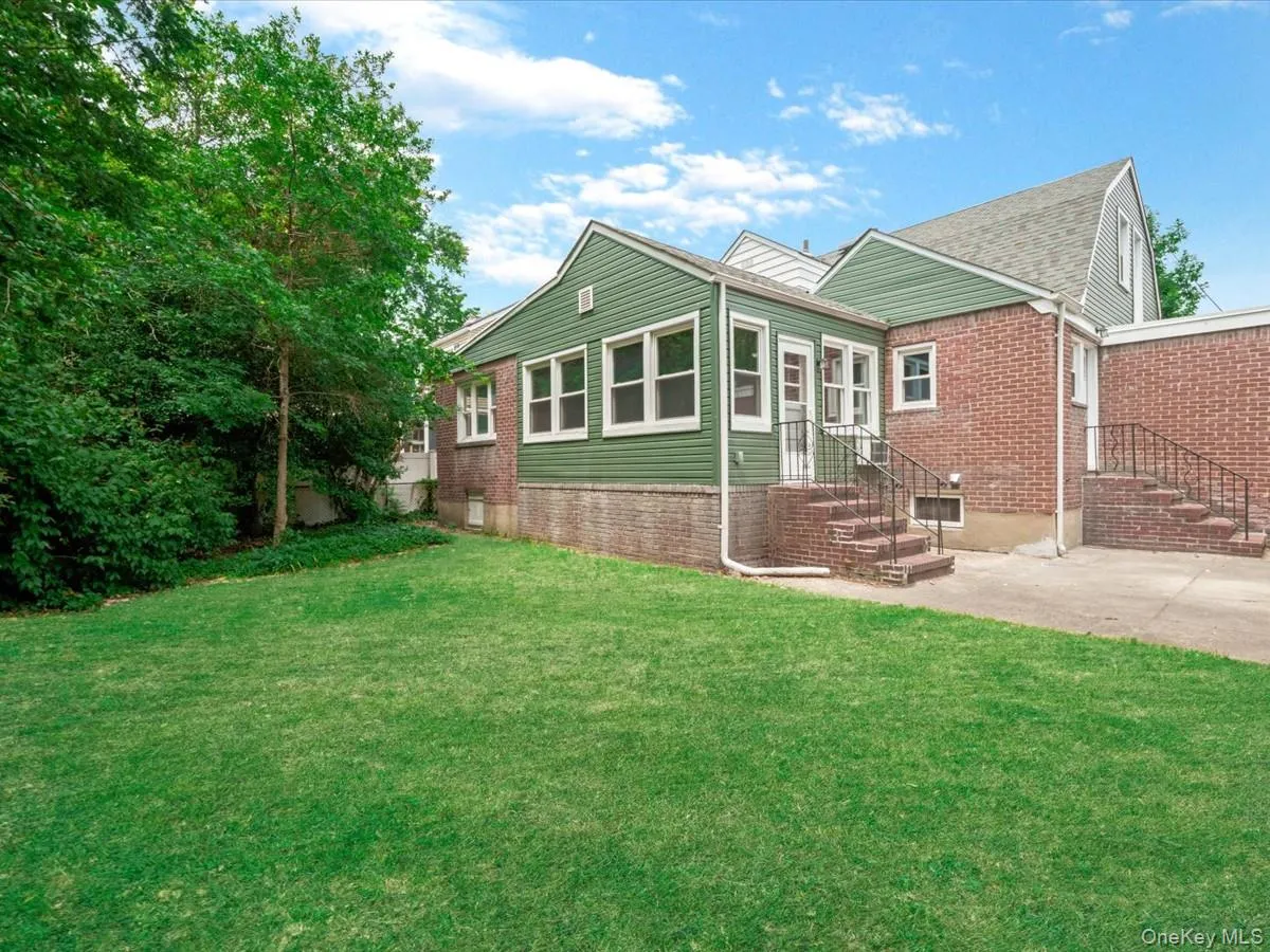 198 Canterbury, Hempstead, NY, 4 Bedrooms Bedrooms, 8 Rooms Rooms,2 BathroomsBathrooms,Residential,For Rent,Canterbury,0,1020758 198 Canterbury, Hempstead, NY, 4 Bedrooms Bedrooms, 8 Rooms Rooms,2 BathroomsBathrooms,Residential,For Rent,Canterbury,0,1020758