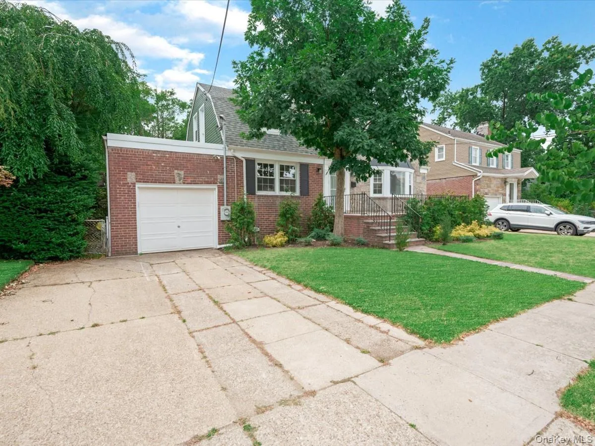 198 Canterbury, Hempstead, NY, 4 Bedrooms Bedrooms, 8 Rooms Rooms,2 BathroomsBathrooms,Residential,For Rent,Canterbury,0,1020758 198 Canterbury, Hempstead, NY, 4 Bedrooms Bedrooms, 8 Rooms Rooms,2 BathroomsBathrooms,Residential,For Rent,Canterbury,0,1020758