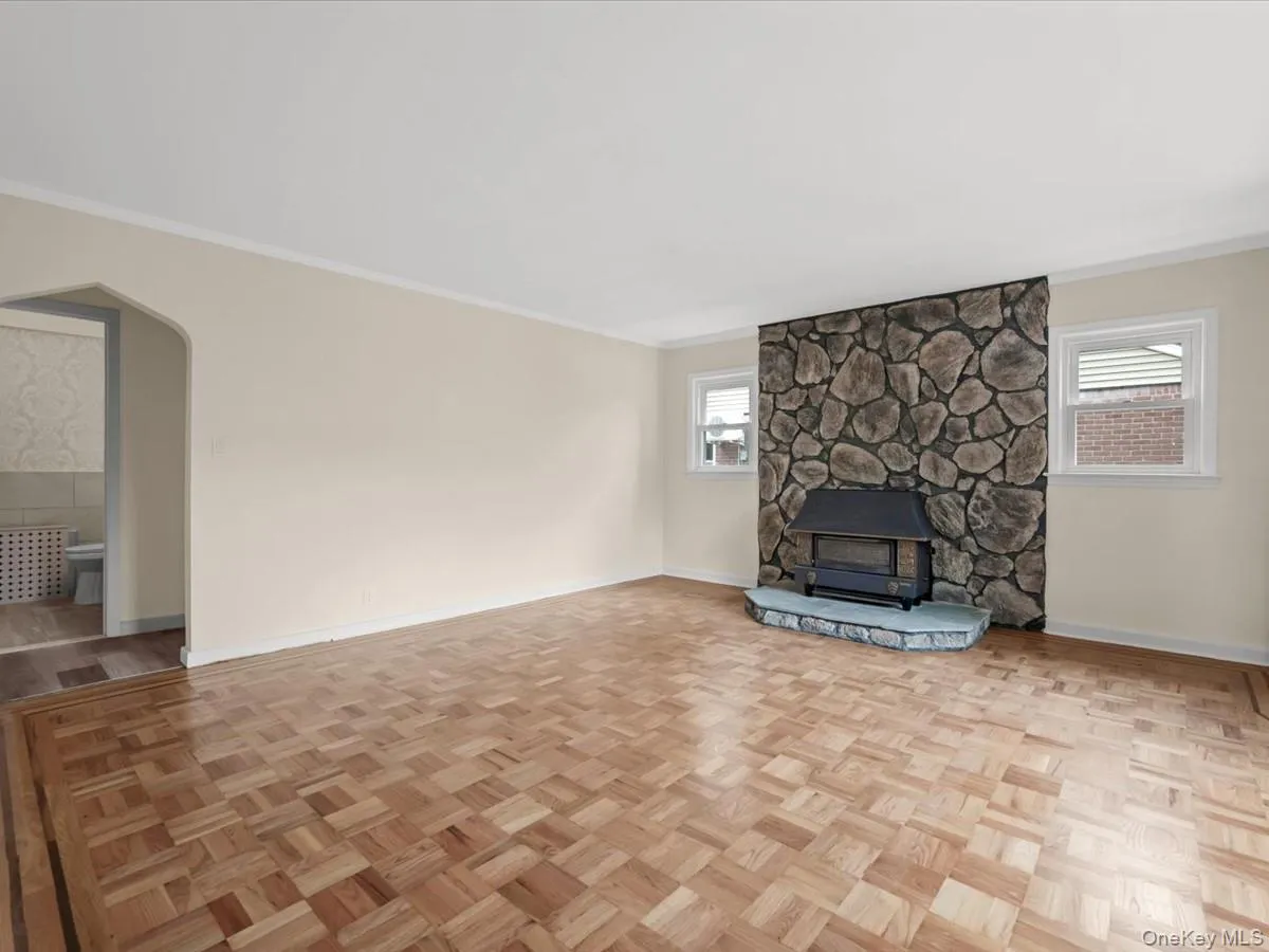 198 Canterbury, Hempstead, NY, 4 Bedrooms Bedrooms, 8 Rooms Rooms,2 BathroomsBathrooms,Residential,For Rent,Canterbury,0,1020758 198 Canterbury, Hempstead, NY, 4 Bedrooms Bedrooms, 8 Rooms Rooms,2 BathroomsBathrooms,Residential,For Rent,Canterbury,0,1020758