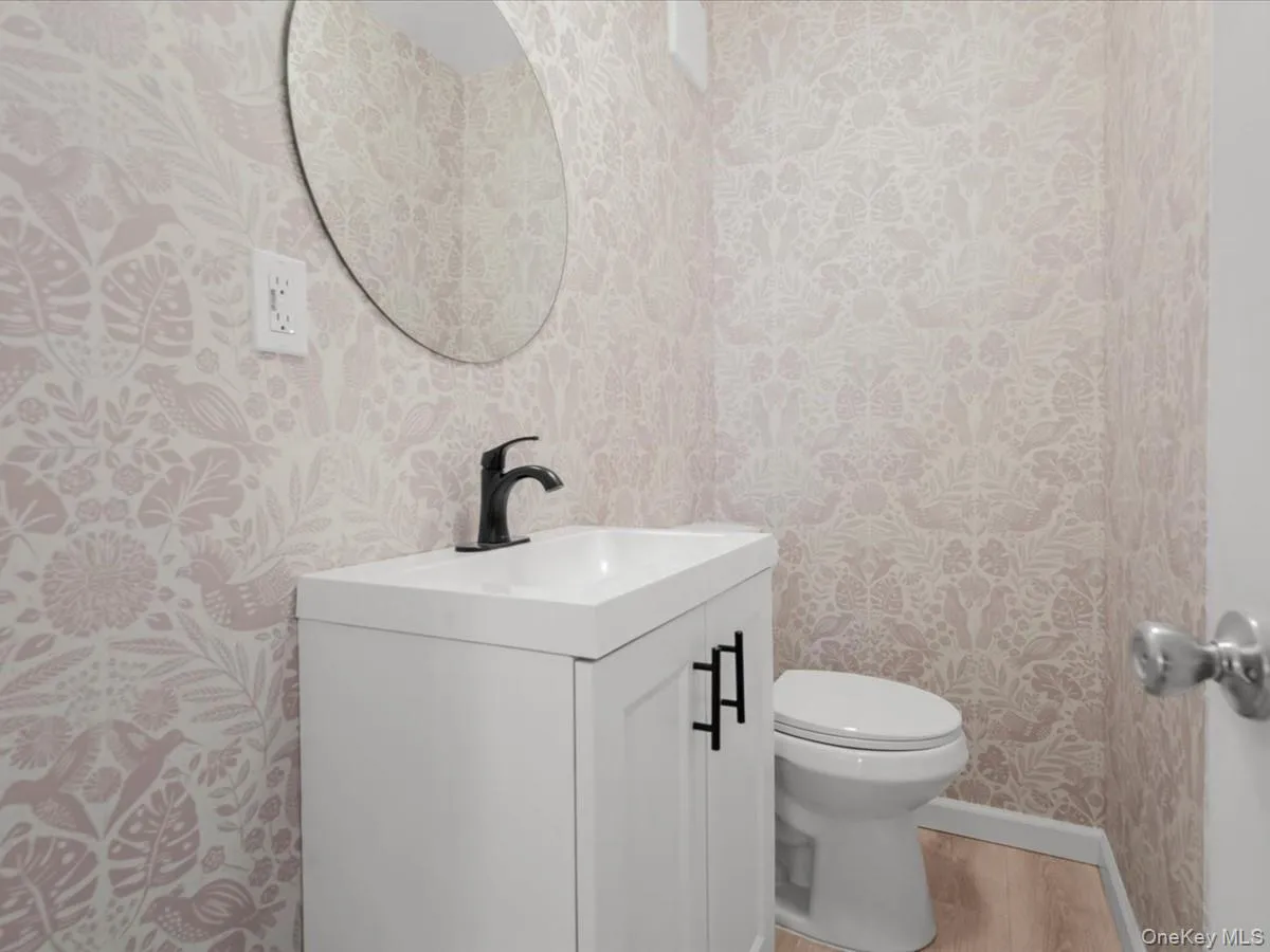 198 Canterbury, Hempstead, NY, 4 Bedrooms Bedrooms, 8 Rooms Rooms,2 BathroomsBathrooms,Residential,For Rent,Canterbury,0,1020758 198 Canterbury, Hempstead, NY, 4 Bedrooms Bedrooms, 8 Rooms Rooms,2 BathroomsBathrooms,Residential,For Rent,Canterbury,0,1020758
