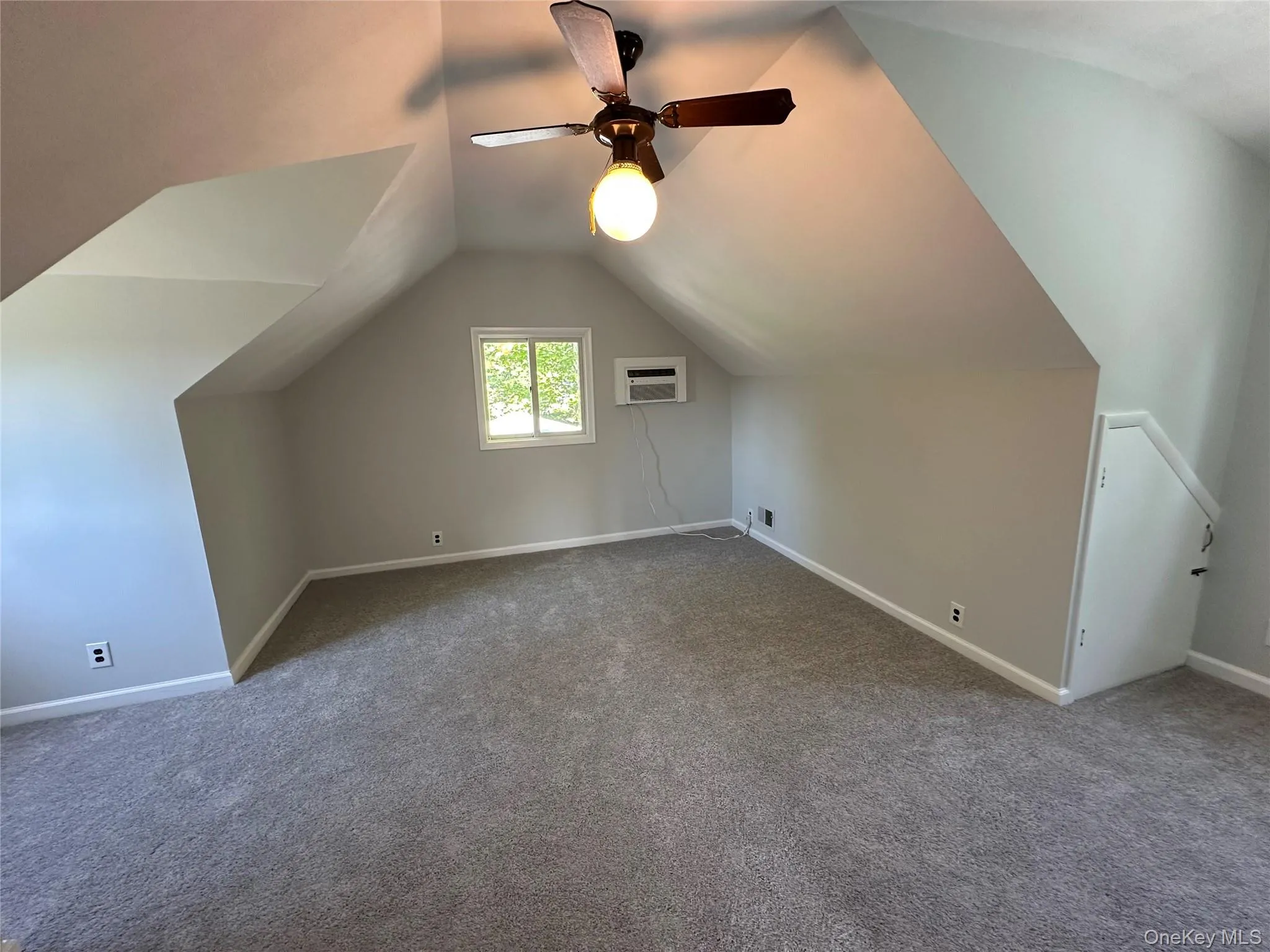 Bedroom 4 w/closet ,double scuttle closets, freshly painted & new WTW carpet Bedroom 4 w/closet ,double scuttle closets, freshly painted & new WTW carpet