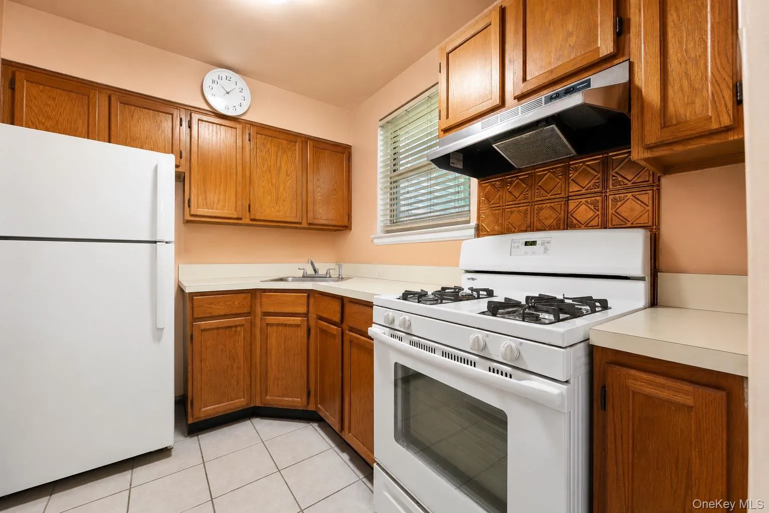 102 Spruce Street, Yonkers, NY, 1 Bedroom Bedrooms, 3 Rooms Rooms,1 BathroomBathrooms,Residential,For Rent,Spruce Street,0,1020764 102 Spruce Street, Yonkers, NY, 1 Bedroom Bedrooms, 3 Rooms Rooms,1 BathroomBathrooms,Residential,For Rent,Spruce Street,0,1020764