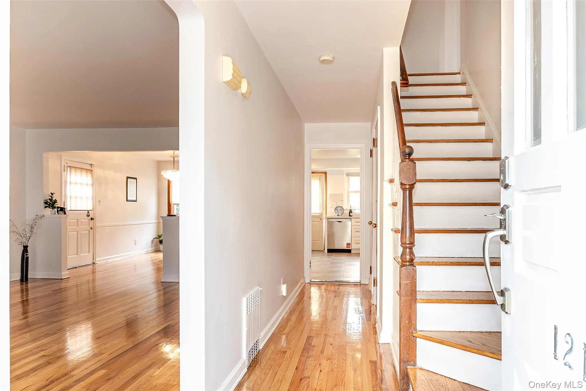 121 Manhasset Avenue, North Hempstead, NY, 3 Bedrooms Bedrooms, 6 Rooms Rooms,2 BathroomsBathrooms,Residential Lease,For Rent,Manhasset,0,1020766 121 Manhasset Avenue, North Hempstead, NY, 3 Bedrooms Bedrooms, 6 Rooms Rooms,2 BathroomsBathrooms,Residential Lease,For Rent,Manhasset,0,1020766