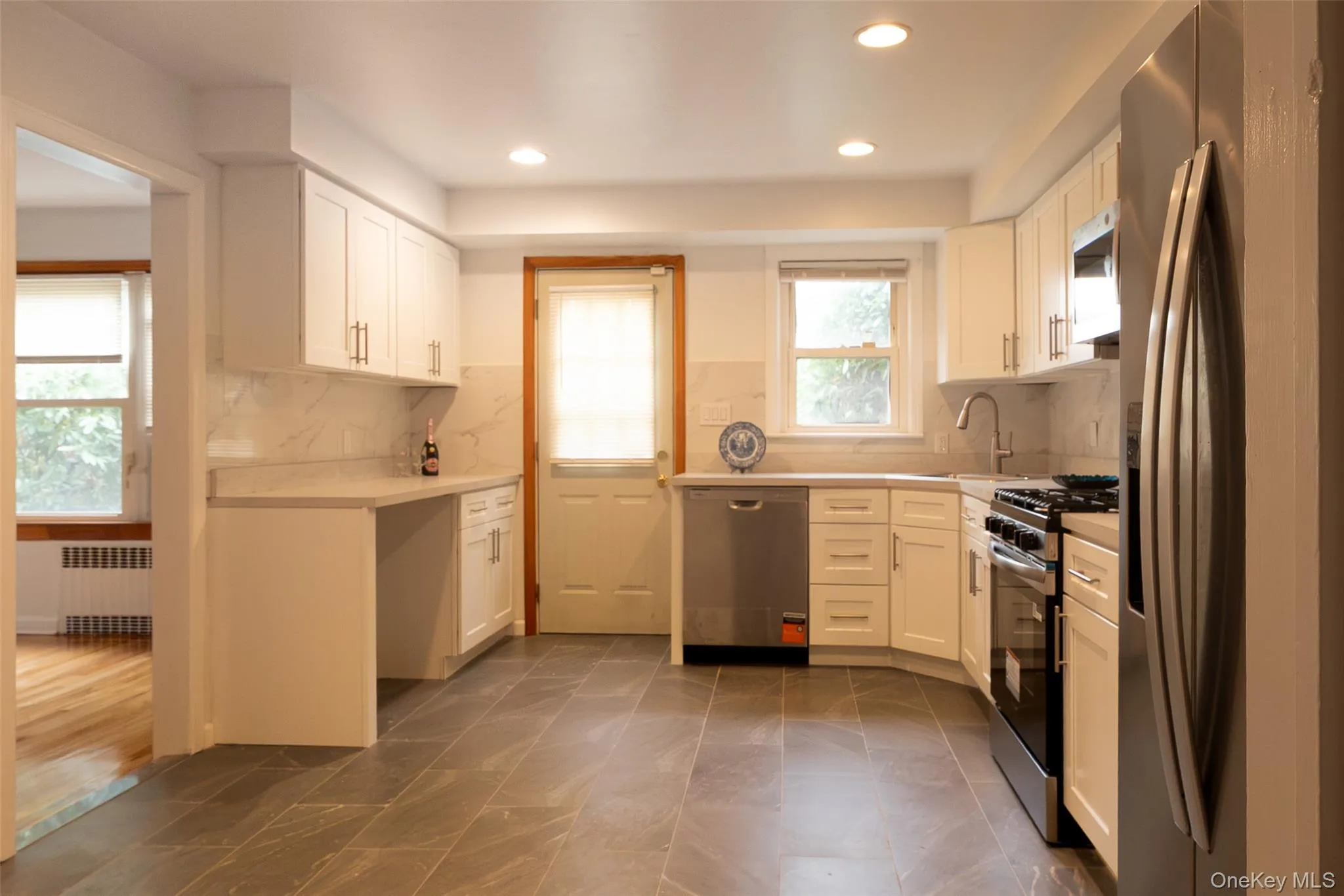 121 Manhasset Avenue, North Hempstead, NY, 3 Bedrooms Bedrooms, 6 Rooms Rooms,2 BathroomsBathrooms,Residential Lease,For Rent,Manhasset,0,1020766 121 Manhasset Avenue, North Hempstead, NY, 3 Bedrooms Bedrooms, 6 Rooms Rooms,2 BathroomsBathrooms,Residential Lease,For Rent,Manhasset,0,1020766