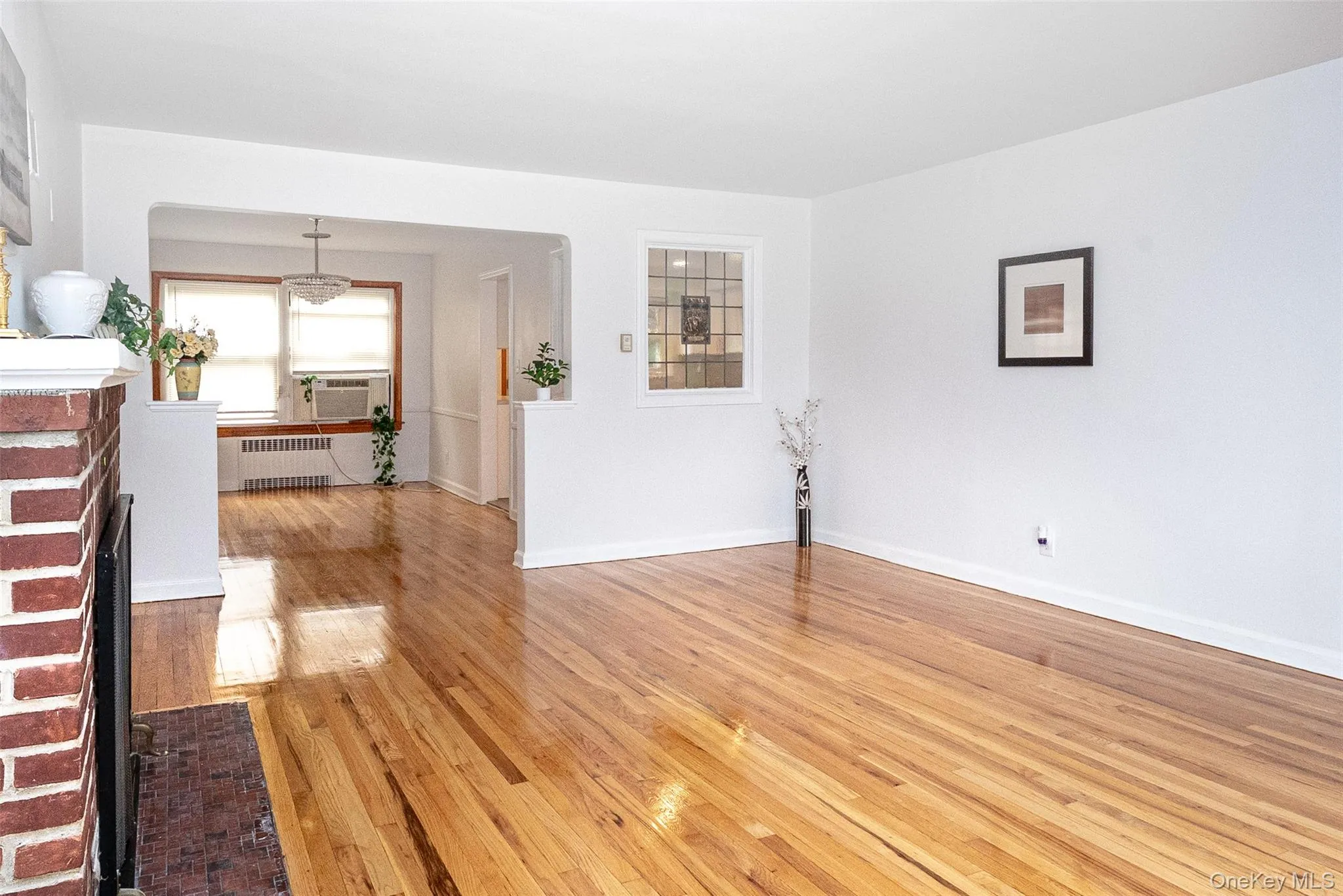 121 Manhasset Avenue, North Hempstead, NY, 3 Bedrooms Bedrooms, 6 Rooms Rooms,2 BathroomsBathrooms,Residential Lease,For Rent,Manhasset,0,1020766 121 Manhasset Avenue, North Hempstead, NY, 3 Bedrooms Bedrooms, 6 Rooms Rooms,2 BathroomsBathrooms,Residential Lease,For Rent,Manhasset,0,1020766