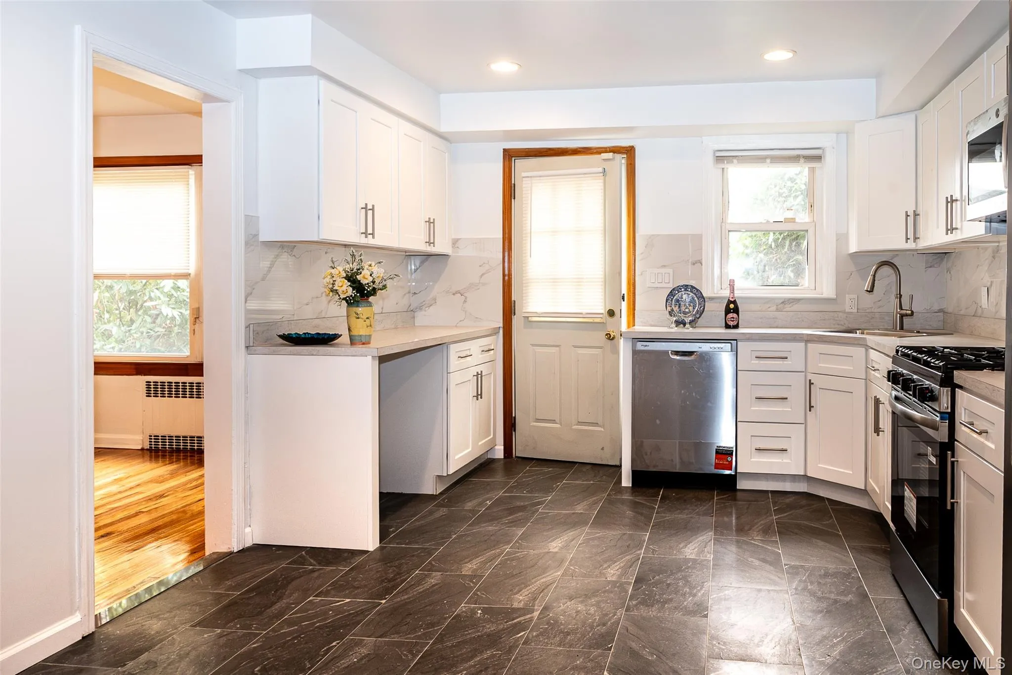 121 Manhasset Avenue, North Hempstead, NY, 3 Bedrooms Bedrooms, 6 Rooms Rooms,2 BathroomsBathrooms,Residential Lease,For Rent,Manhasset,0,1020766 121 Manhasset Avenue, North Hempstead, NY, 3 Bedrooms Bedrooms, 6 Rooms Rooms,2 BathroomsBathrooms,Residential Lease,For Rent,Manhasset,0,1020766