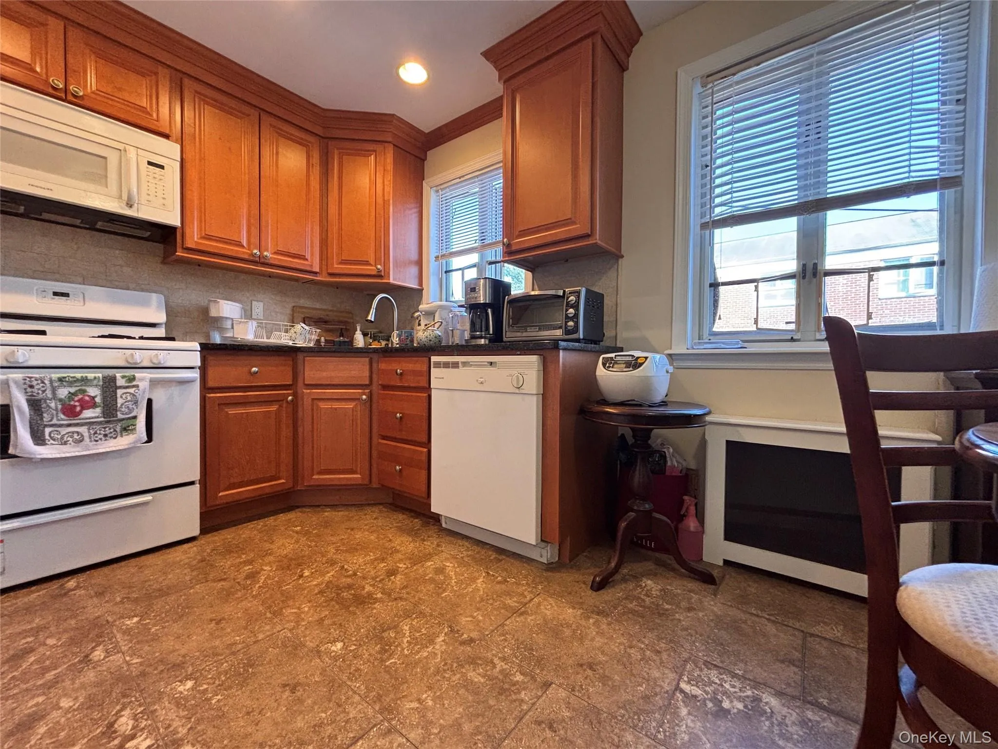 224-14 Hillside Avenue, New York, NY, 2 Bedrooms Bedrooms, 4 Rooms Rooms,1 BathroomBathrooms,Residential,For Rent,Hillside,0,1020775 224-14 Hillside Avenue, New York, NY, 2 Bedrooms Bedrooms, 4 Rooms Rooms,1 BathroomBathrooms,Residential,For Rent,Hillside,0,1020775