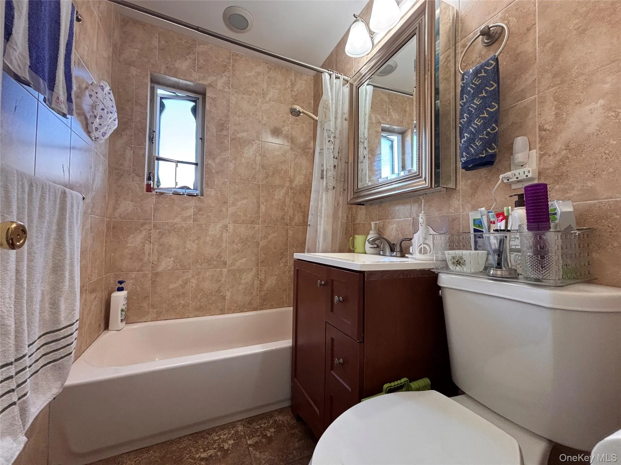 224-14 Hillside Avenue, New York, NY, 2 Bedrooms Bedrooms, 4 Rooms Rooms,1 BathroomBathrooms,Residential,For Rent,Hillside,0,1020775 224-14 Hillside Avenue, New York, NY, 2 Bedrooms Bedrooms, 4 Rooms Rooms,1 BathroomBathrooms,Residential,For Rent,Hillside,0,1020775