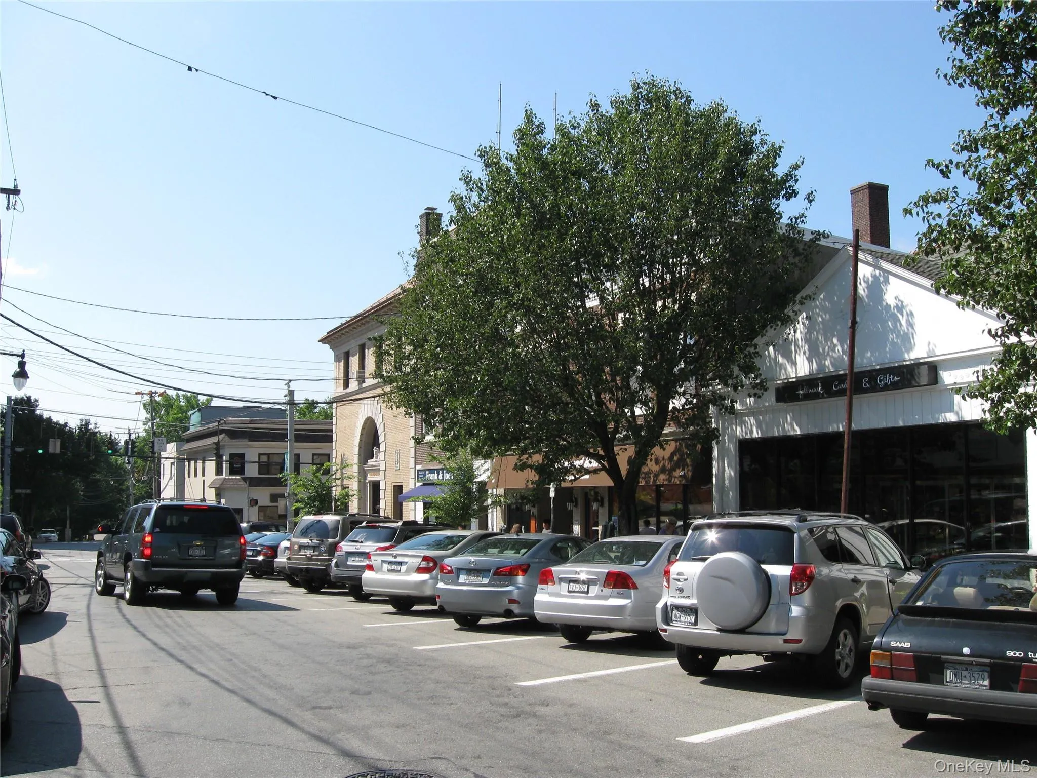 Village Hall .. Deli's .. Restaurant's .. Specialty Shops. Village Hall .. Deli's .. Restaurant's .. Specialty Shops.