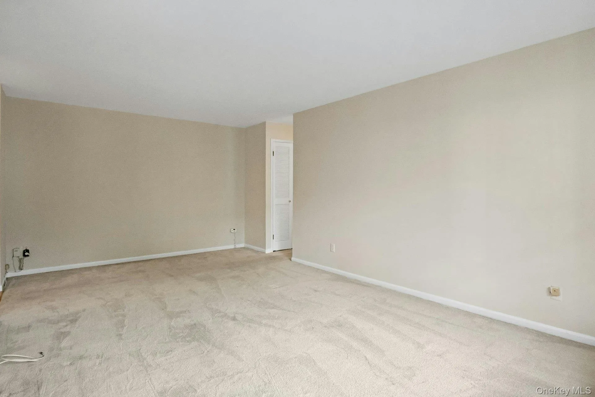 Living Room's " Long Walls", Great for Furnishings Placement .. Access to the Hall Bathroom, Hall and Laundry Closets. Living Room's " Long Walls", Great for Furnishings Placement .. Access to the Hall Bathroom, Hall and Laundry Closets.