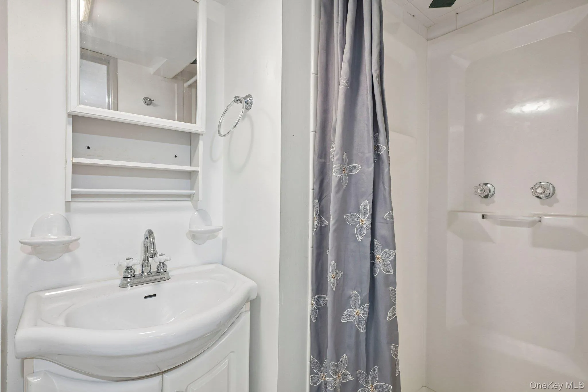148 Oak Avenue, Brookhaven, NY, 3 Bedrooms Bedrooms, 9 Rooms Rooms,2 BathroomsBathrooms,Residential,For Rent,Oak,0,1020783 148 Oak Avenue, Brookhaven, NY, 3 Bedrooms Bedrooms, 9 Rooms Rooms,2 BathroomsBathrooms,Residential,For Rent,Oak,0,1020783