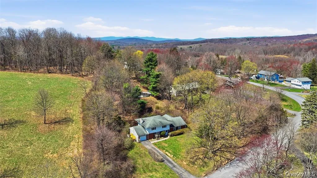26 Lauretta Drive, Lloyd, NY, 4 Bedrooms Bedrooms, 10 Rooms Rooms,2 BathroomsBathrooms,Residential,For Rent,Lauretta,0,1020784 26 Lauretta Drive, Lloyd, NY, 4 Bedrooms Bedrooms, 10 Rooms Rooms,2 BathroomsBathrooms,Residential,For Rent,Lauretta,0,1020784