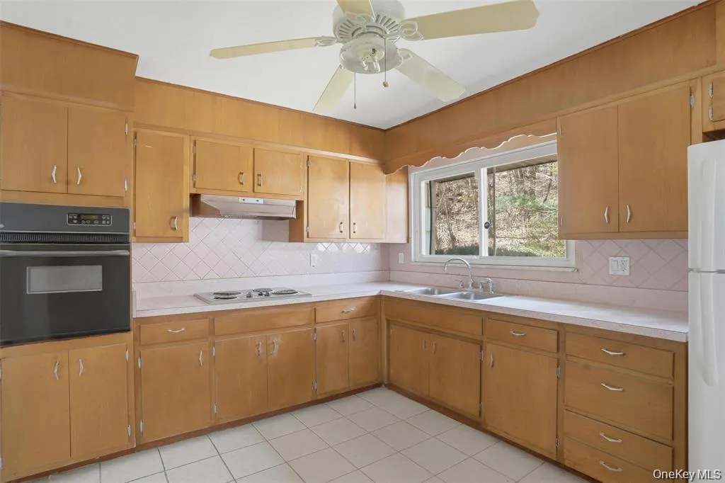 26 Lauretta Drive, Lloyd, NY, 4 Bedrooms Bedrooms, 10 Rooms Rooms,2 BathroomsBathrooms,Residential,For Rent,Lauretta,0,1020784 26 Lauretta Drive, Lloyd, NY, 4 Bedrooms Bedrooms, 10 Rooms Rooms,2 BathroomsBathrooms,Residential,For Rent,Lauretta,0,1020784