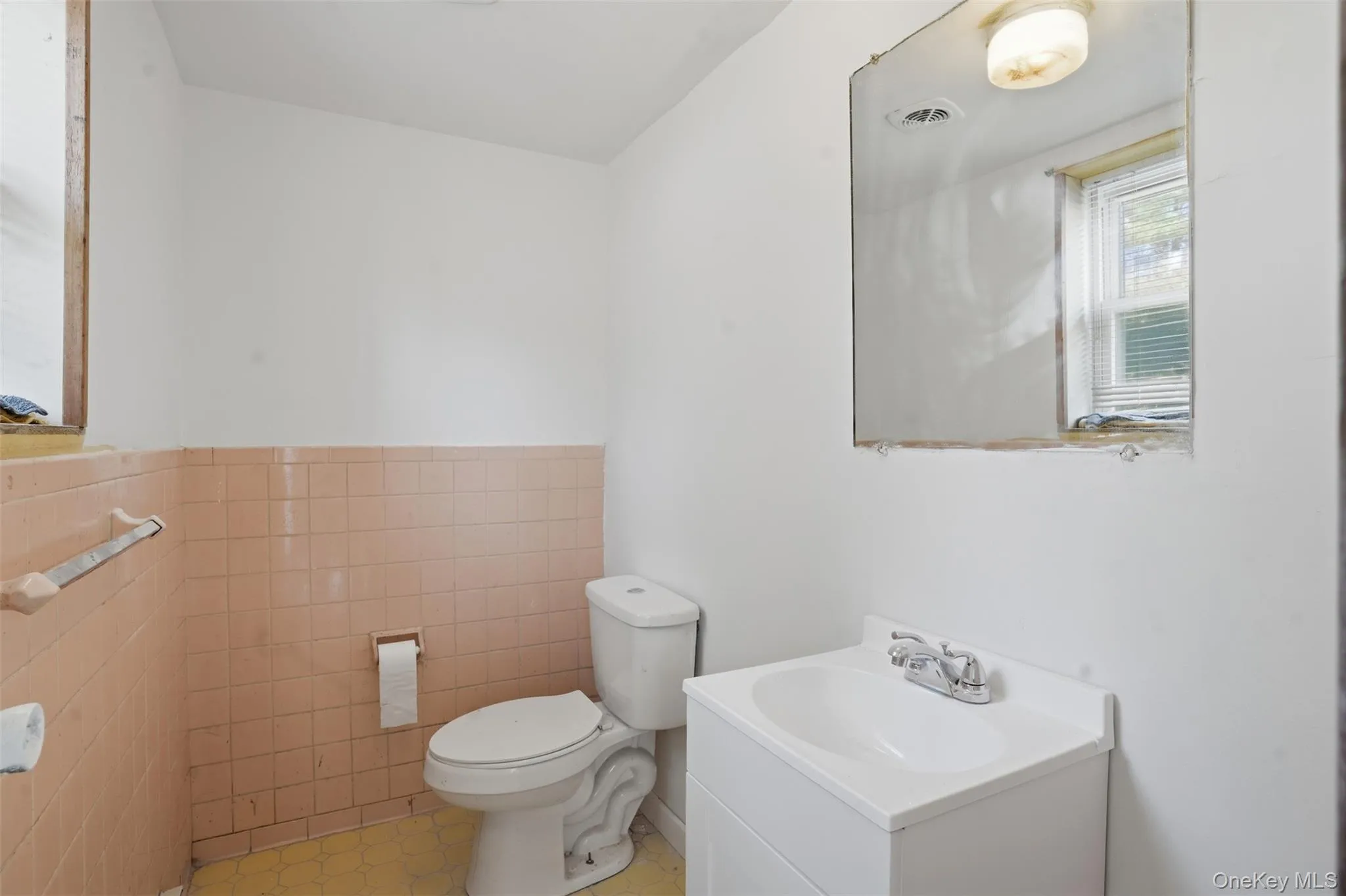 26 Lauretta Drive, Lloyd, NY, 4 Bedrooms Bedrooms, 10 Rooms Rooms,2 BathroomsBathrooms,Residential,For Rent,Lauretta,0,1020784 26 Lauretta Drive, Lloyd, NY, 4 Bedrooms Bedrooms, 10 Rooms Rooms,2 BathroomsBathrooms,Residential,For Rent,Lauretta,0,1020784