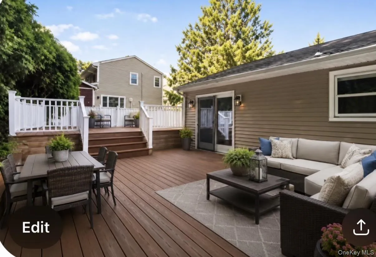 Virtual staging of lower deck Virtual staging of lower deck
