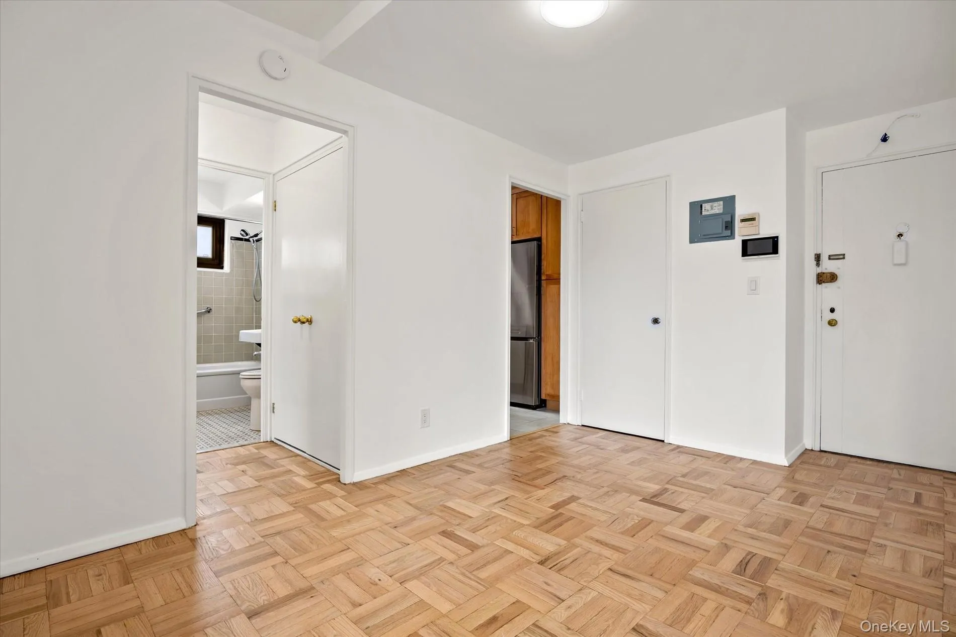 21-36 33rd Road, New York, NY, 1 Bedroom Bedrooms, 3 Rooms Rooms,1 BathroomBathrooms,Residential,For Rent,33rd,0,1020796 21-36 33rd Road, New York, NY, 1 Bedroom Bedrooms, 3 Rooms Rooms,1 BathroomBathrooms,Residential,For Rent,33rd,0,1020796