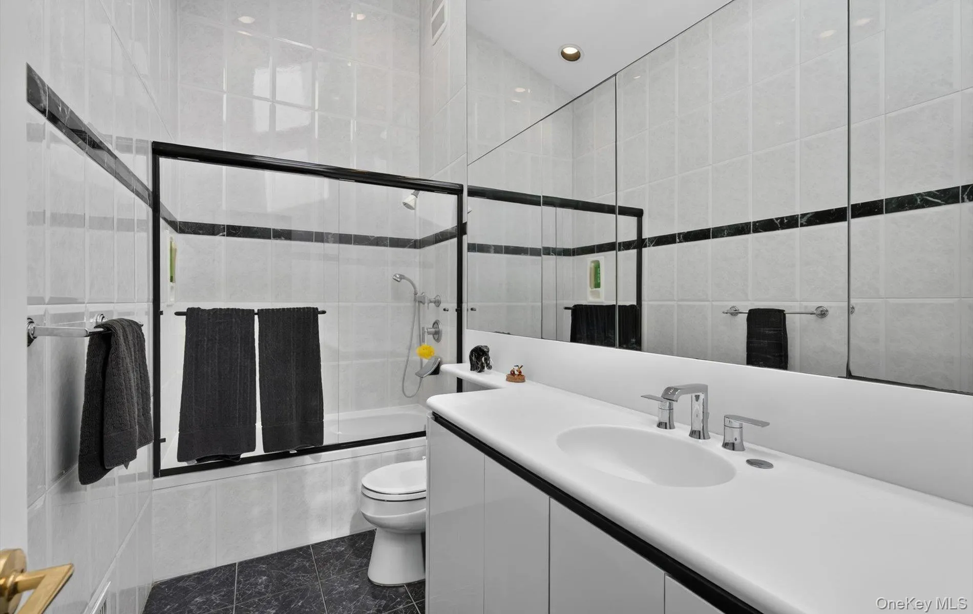 15 Ulster Drive, Oyster Bay, NY, 4 Bedrooms Bedrooms, 9 Rooms Rooms,3 BathroomsBathrooms,Residential,For Rent,Ulster,0,1020804 15 Ulster Drive, Oyster Bay, NY, 4 Bedrooms Bedrooms, 9 Rooms Rooms,3 BathroomsBathrooms,Residential,For Rent,Ulster,0,1020804