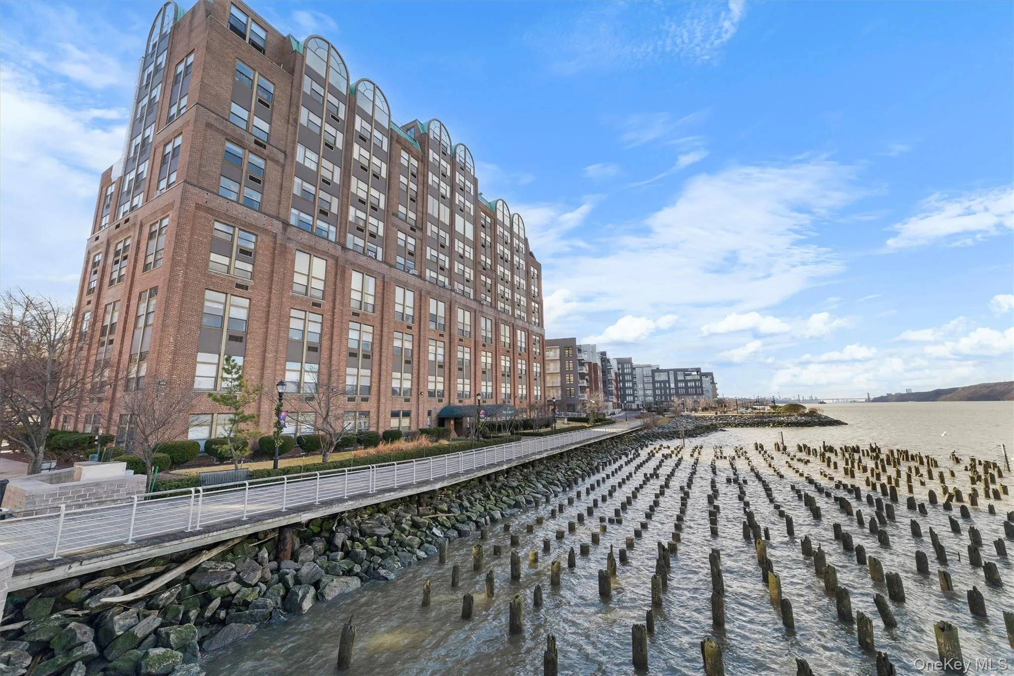 Step out to the expansive boardwalk that runs along the river. A short walk to restaurants, shops & Metro North Train to NYC. Step out to the expansive boardwalk that runs along the river. A short walk to restaurants, shops & Metro North Train to NYC.