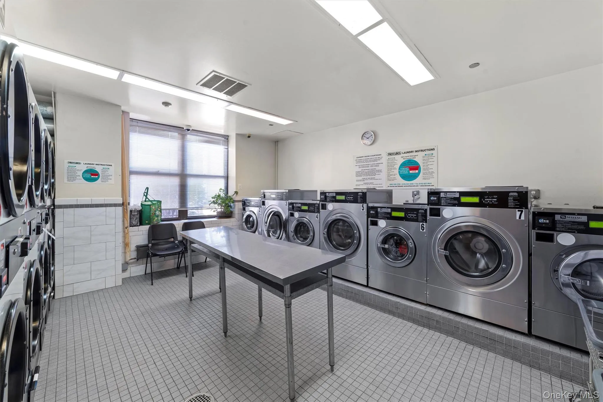 Large laundry room located on main level. Large laundry room located on main level.