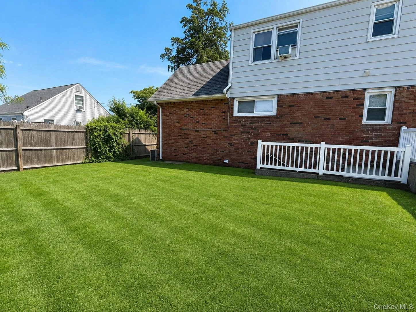 Outside Entrance to Basement & Shared Yard Space Outside Entrance to Basement & Shared Yard Space