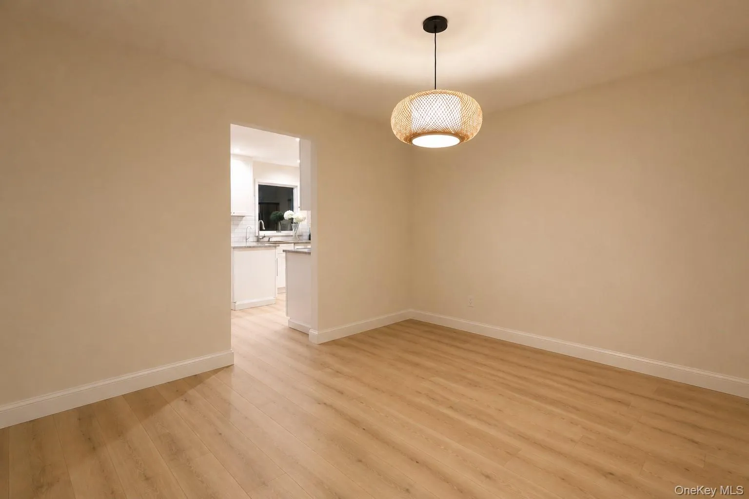 31 Marwood Place, Brookhaven, NY, 3 Bedrooms Bedrooms, 10 Rooms Rooms,2 BathroomsBathrooms,Residential,For Rent,Marwood,0,1020828 31 Marwood Place, Brookhaven, NY, 3 Bedrooms Bedrooms, 10 Rooms Rooms,2 BathroomsBathrooms,Residential,For Rent,Marwood,0,1020828