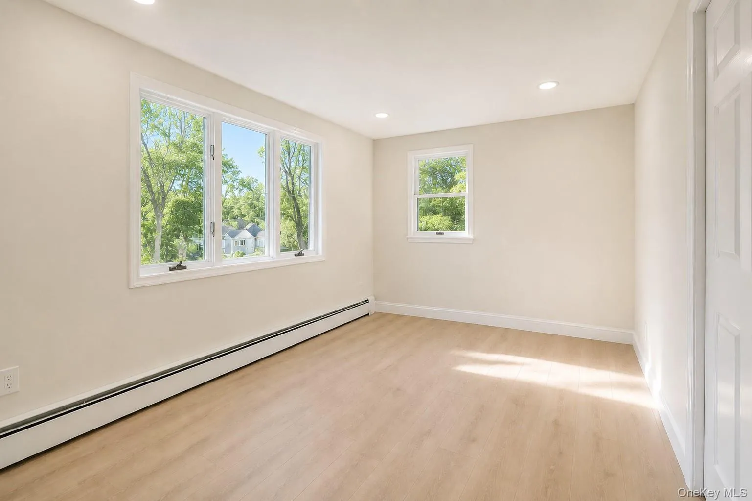 31 Marwood Place, Brookhaven, NY, 3 Bedrooms Bedrooms, 10 Rooms Rooms,2 BathroomsBathrooms,Residential,For Rent,Marwood,0,1020828 31 Marwood Place, Brookhaven, NY, 3 Bedrooms Bedrooms, 10 Rooms Rooms,2 BathroomsBathrooms,Residential,For Rent,Marwood,0,1020828
