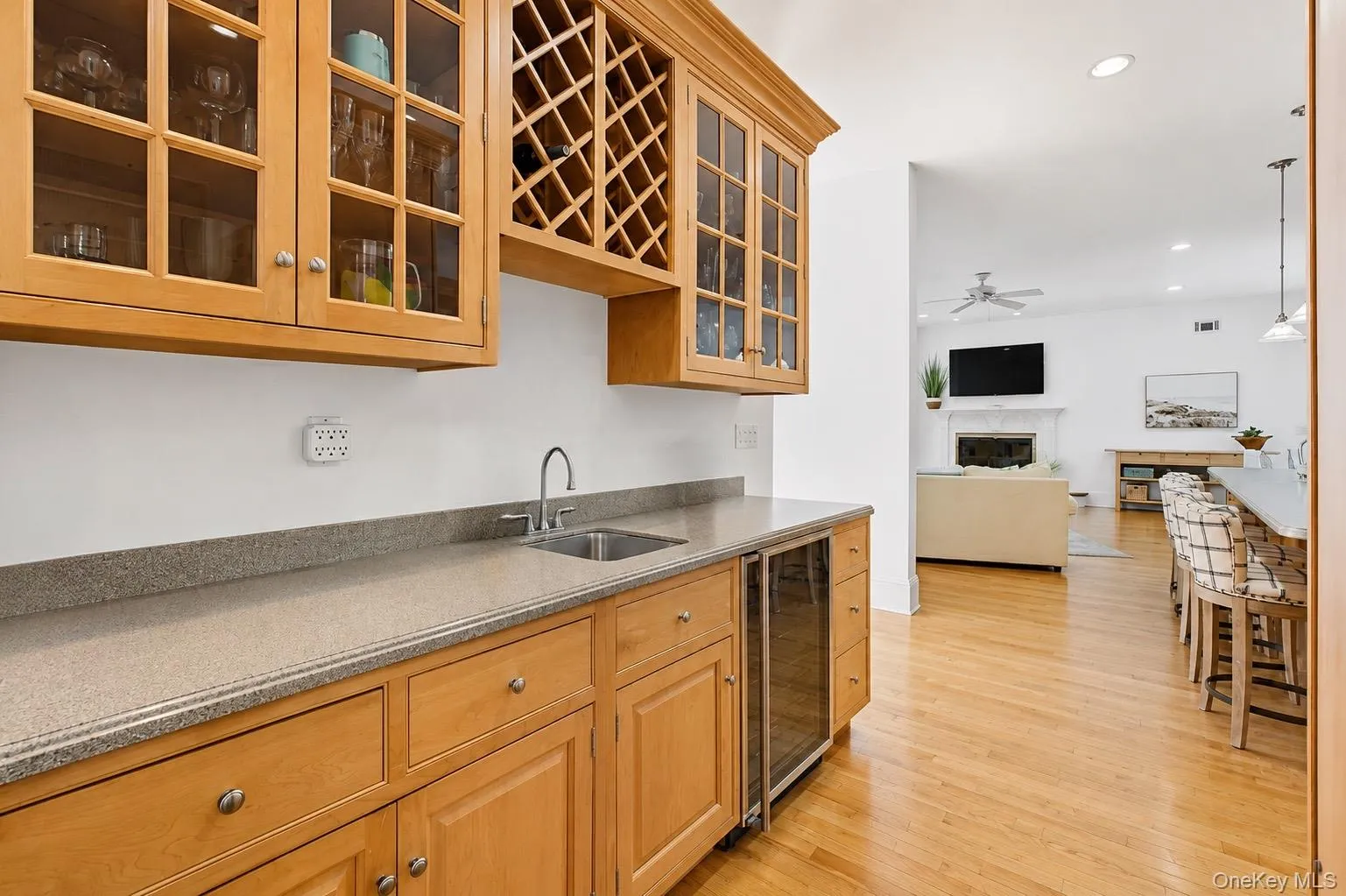 17 Oceanview Drive, Southampton, NY, 4 Bedrooms Bedrooms, 11 Rooms Rooms,4 BathroomsBathrooms,Residential Lease,For Rent,Oceanview,0,1020833 17 Oceanview Drive, Southampton, NY, 4 Bedrooms Bedrooms, 11 Rooms Rooms,4 BathroomsBathrooms,Residential Lease,For Rent,Oceanview,0,1020833