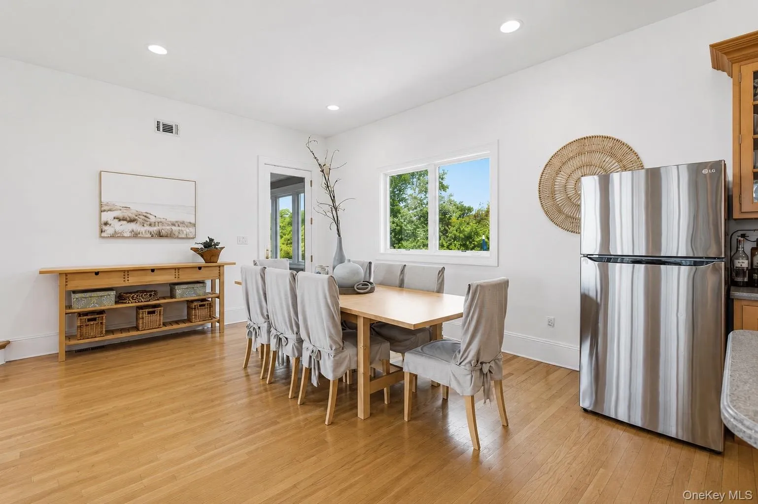 17 Oceanview Drive, Southampton, NY, 4 Bedrooms Bedrooms, 11 Rooms Rooms,4 BathroomsBathrooms,Residential Lease,For Rent,Oceanview,0,1020833 17 Oceanview Drive, Southampton, NY, 4 Bedrooms Bedrooms, 11 Rooms Rooms,4 BathroomsBathrooms,Residential Lease,For Rent,Oceanview,0,1020833