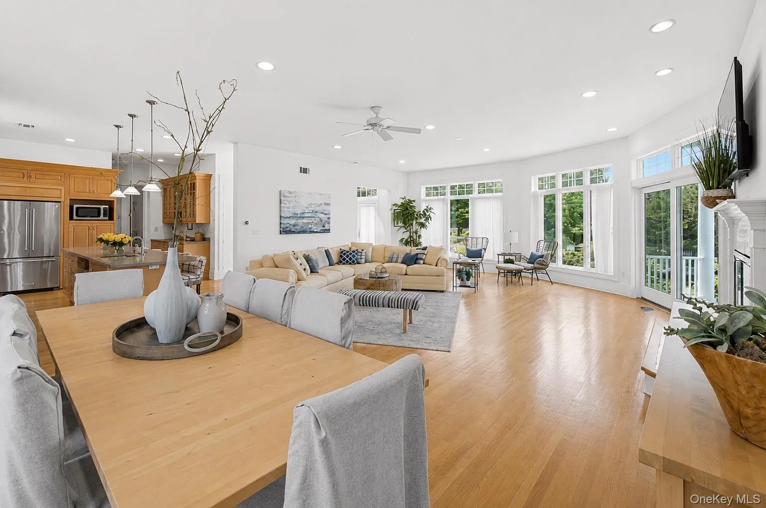 17 Oceanview Drive, Southampton, NY, 4 Bedrooms Bedrooms, 11 Rooms Rooms,4 BathroomsBathrooms,Residential Lease,For Rent,Oceanview,0,1020833 17 Oceanview Drive, Southampton, NY, 4 Bedrooms Bedrooms, 11 Rooms Rooms,4 BathroomsBathrooms,Residential Lease,For Rent,Oceanview,0,1020833