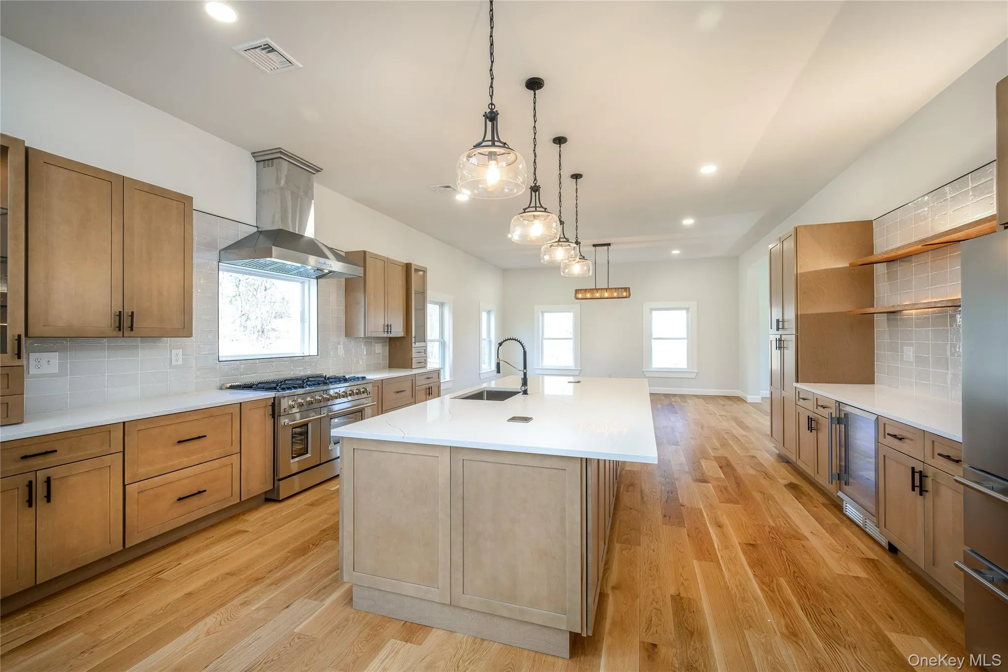 Large kitchen Large kitchen