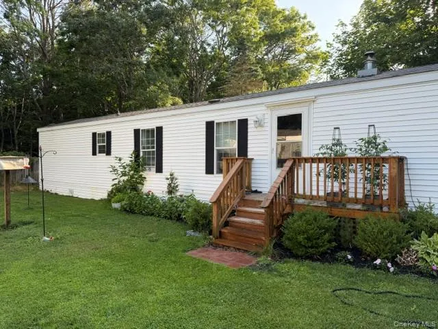 1538 Speonk Riverhead Road, Southampton, NY, 2 Bedrooms Bedrooms, 5 Rooms Rooms,1 BathroomBathrooms,Residential,For Rent,Speonk Riverhead,0,1020838 1538 Speonk Riverhead Road, Southampton, NY, 2 Bedrooms Bedrooms, 5 Rooms Rooms,1 BathroomBathrooms,Residential,For Rent,Speonk Riverhead,0,1020838