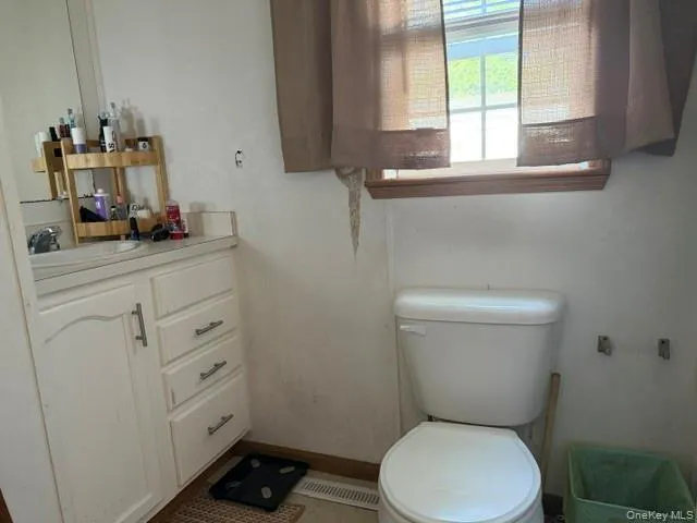1538 Speonk Riverhead Road, Southampton, NY, 2 Bedrooms Bedrooms, 5 Rooms Rooms,1 BathroomBathrooms,Residential,For Rent,Speonk Riverhead,0,1020838 1538 Speonk Riverhead Road, Southampton, NY, 2 Bedrooms Bedrooms, 5 Rooms Rooms,1 BathroomBathrooms,Residential,For Rent,Speonk Riverhead,0,1020838