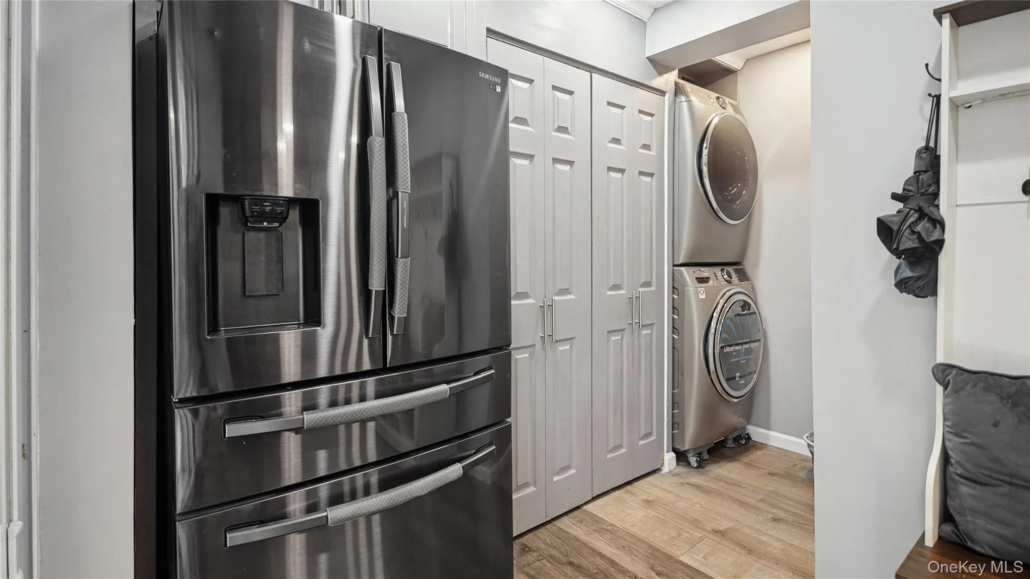 1634 Gardiner Drive, Islip, NY, 5 Bedrooms Bedrooms, 8 Rooms Rooms,2 BathroomsBathrooms,Residential,For Rent,Gardiner,0,1020844 1634 Gardiner Drive, Islip, NY, 5 Bedrooms Bedrooms, 8 Rooms Rooms,2 BathroomsBathrooms,Residential,For Rent,Gardiner,0,1020844