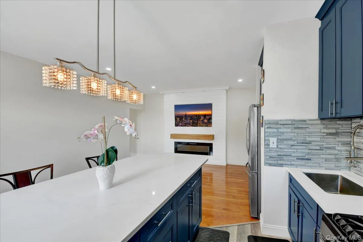 4784 Boston Post Road, Pelham, NY, 2 Bedrooms Bedrooms, 4 Rooms Rooms,1 BathroomBathrooms,Residential,For Rent,Boston Post,0,1020848 4784 Boston Post Road, Pelham, NY, 2 Bedrooms Bedrooms, 4 Rooms Rooms,1 BathroomBathrooms,Residential,For Rent,Boston Post,0,1020848