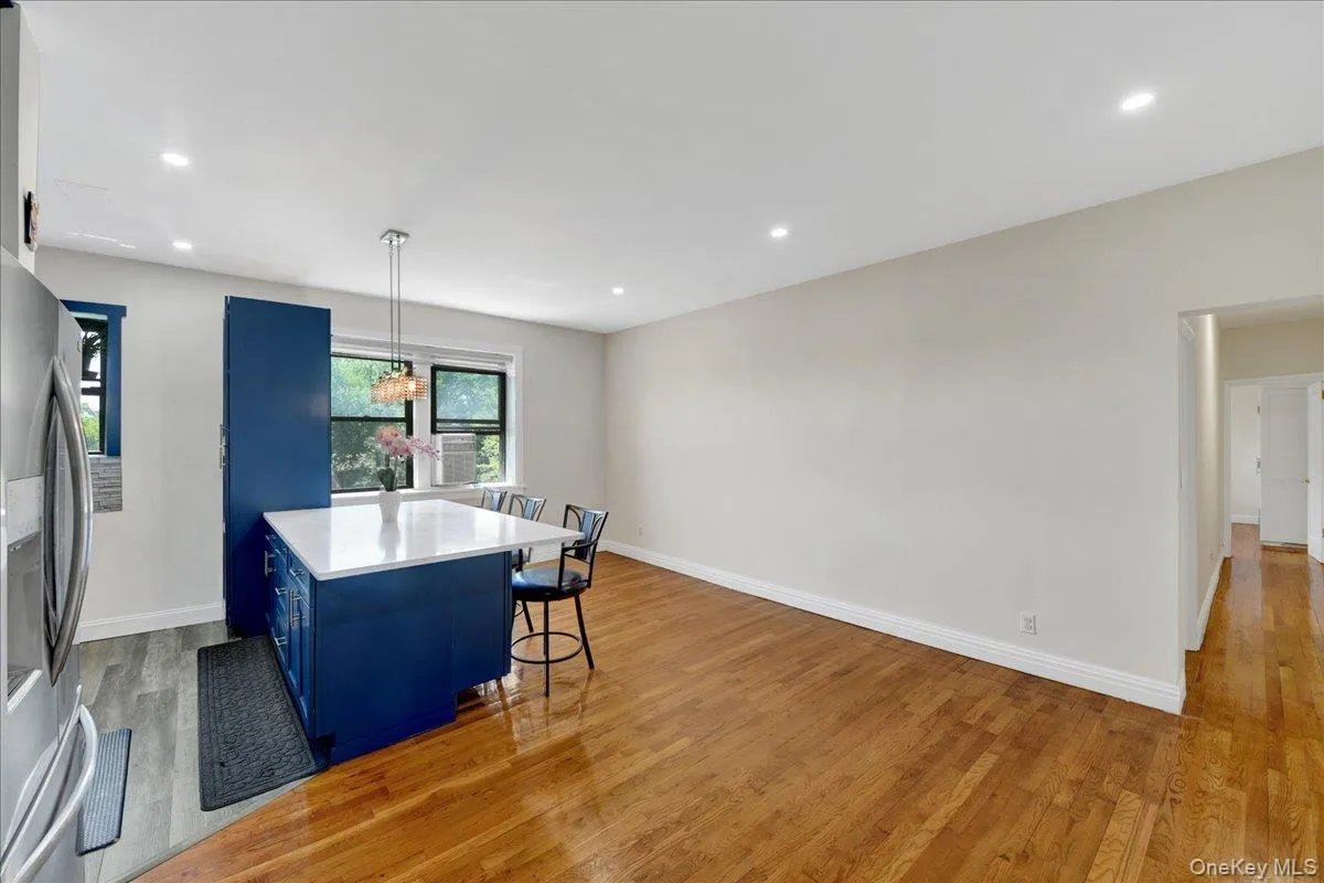 4784 Boston Post Road, Pelham, NY, 2 Bedrooms Bedrooms, 4 Rooms Rooms,1 BathroomBathrooms,Residential,For Rent,Boston Post,0,1020848 4784 Boston Post Road, Pelham, NY, 2 Bedrooms Bedrooms, 4 Rooms Rooms,1 BathroomBathrooms,Residential,For Rent,Boston Post,0,1020848