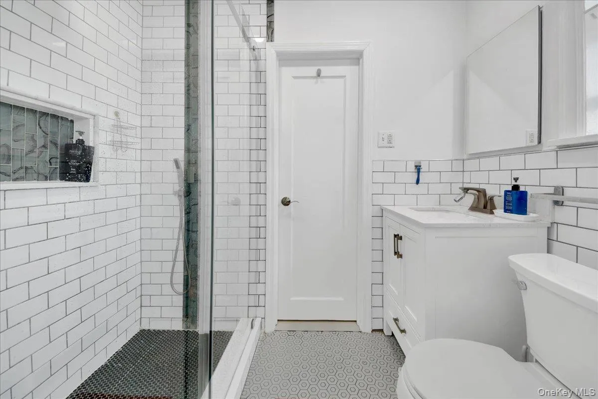 4784 Boston Post Road, Pelham, NY, 2 Bedrooms Bedrooms, 4 Rooms Rooms,1 BathroomBathrooms,Residential,For Rent,Boston Post,0,1020848 4784 Boston Post Road, Pelham, NY, 2 Bedrooms Bedrooms, 4 Rooms Rooms,1 BathroomBathrooms,Residential,For Rent,Boston Post,0,1020848