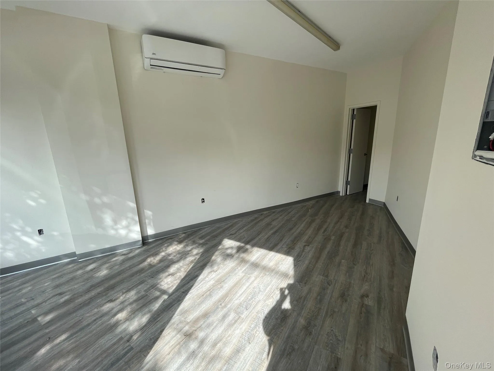 39-30B 61 Street, New York, NY, ,Commercial Lease,For Rent,61,0,1020854 39-30B 61 Street, New York, NY, ,Commercial Lease,For Rent,61,0,1020854