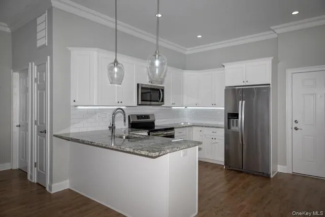 2 Union Place, Huntington, NY, 2 Bedrooms Bedrooms, 5 Rooms Rooms,2 BathroomsBathrooms,Residential Lease,For Rent,Union,0,1020856 2 Union Place, Huntington, NY, 2 Bedrooms Bedrooms, 5 Rooms Rooms,2 BathroomsBathrooms,Residential Lease,For Rent,Union,0,1020856