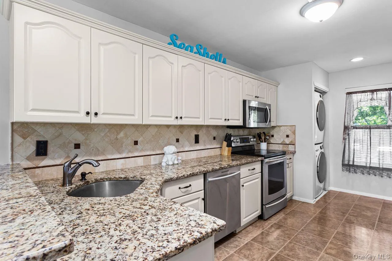 17 Lakeview Drive, Brookhaven, NY, 2 Bedrooms Bedrooms, 6 Rooms Rooms,2 BathroomsBathrooms,Residential,For Rent,Lakeview,0,1020864 17 Lakeview Drive, Brookhaven, NY, 2 Bedrooms Bedrooms, 6 Rooms Rooms,2 BathroomsBathrooms,Residential,For Rent,Lakeview,0,1020864