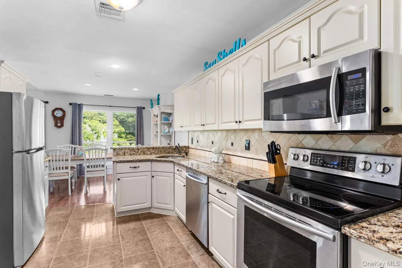 17 Lakeview Drive, Brookhaven, NY, 2 Bedrooms Bedrooms, 6 Rooms Rooms,2 BathroomsBathrooms,Residential,For Rent,Lakeview,0,1020864 17 Lakeview Drive, Brookhaven, NY, 2 Bedrooms Bedrooms, 6 Rooms Rooms,2 BathroomsBathrooms,Residential,For Rent,Lakeview,0,1020864