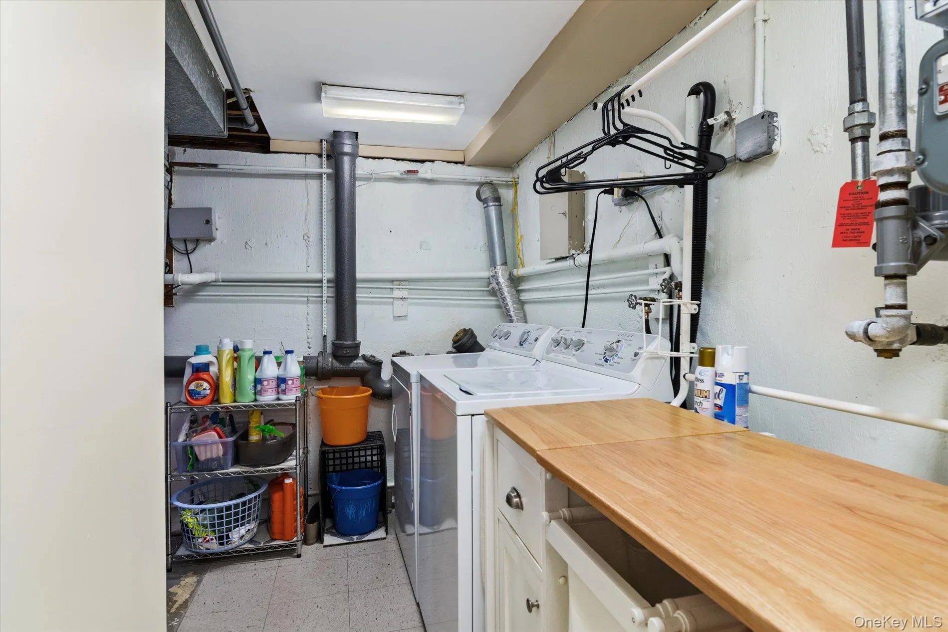 34 1st Avenue, Oyster Bay, NY, 3 Bedrooms Bedrooms, 6 Rooms Rooms,2 BathroomsBathrooms,Residential,For Rent,1st,0,1020868 34 1st Avenue, Oyster Bay, NY, 3 Bedrooms Bedrooms, 6 Rooms Rooms,2 BathroomsBathrooms,Residential,For Rent,1st,0,1020868