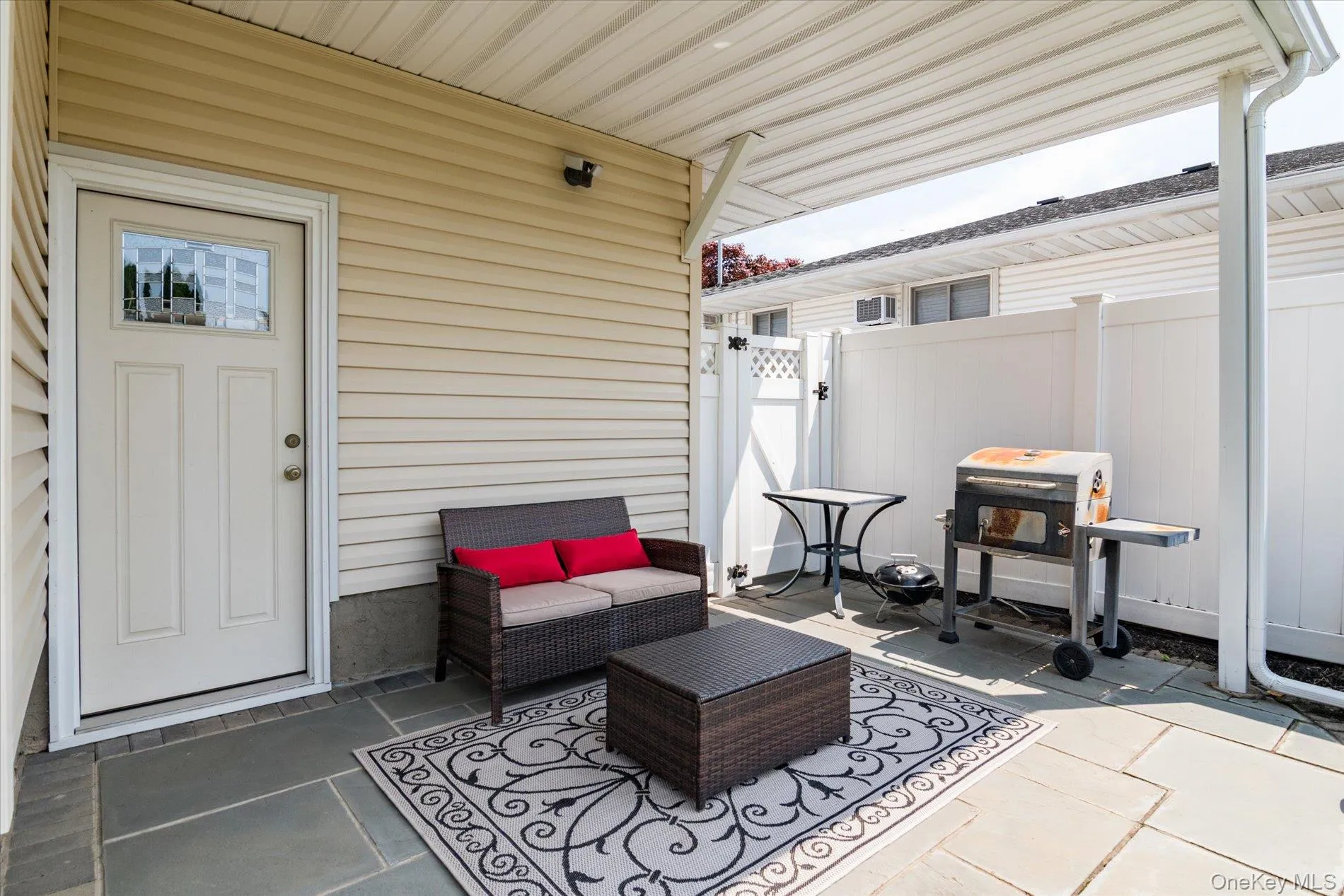 34 1st Avenue, Oyster Bay, NY, 3 Bedrooms Bedrooms, 6 Rooms Rooms,2 BathroomsBathrooms,Residential,For Rent,1st,0,1020868 34 1st Avenue, Oyster Bay, NY, 3 Bedrooms Bedrooms, 6 Rooms Rooms,2 BathroomsBathrooms,Residential,For Rent,1st,0,1020868