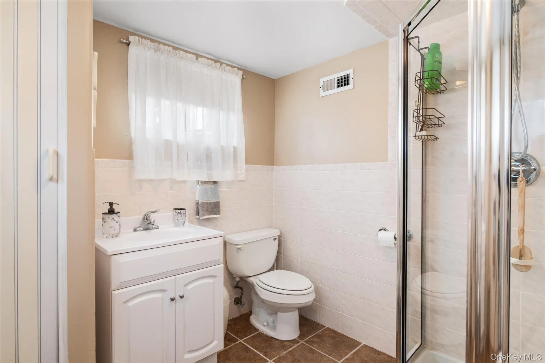 34 1st Avenue, Oyster Bay, NY, 3 Bedrooms Bedrooms, 6 Rooms Rooms,2 BathroomsBathrooms,Residential,For Rent,1st,0,1020868 34 1st Avenue, Oyster Bay, NY, 3 Bedrooms Bedrooms, 6 Rooms Rooms,2 BathroomsBathrooms,Residential,For Rent,1st,0,1020868