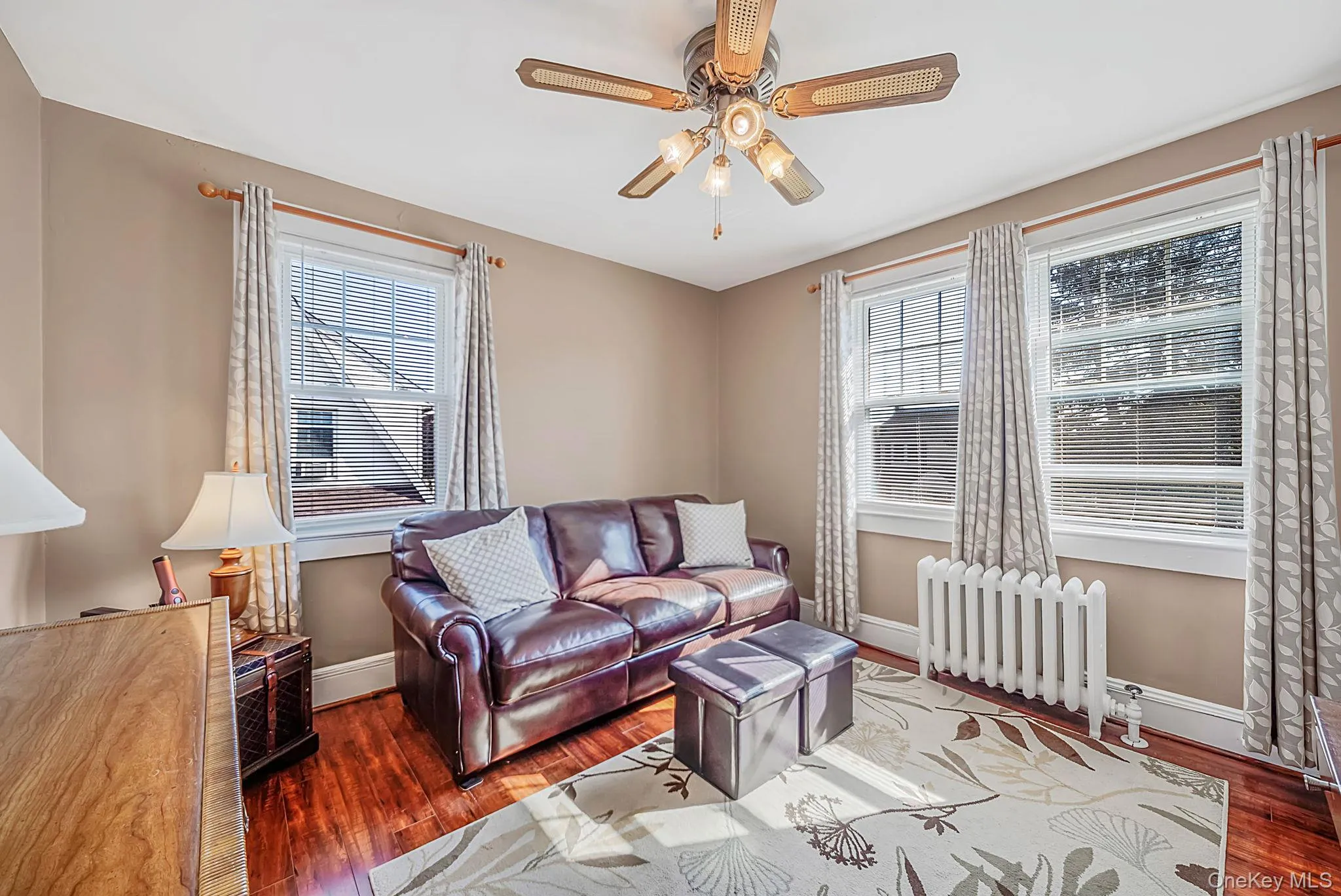 27 Hilbert Street, Hempstead, NY, 3 Bedrooms Bedrooms, 9 Rooms Rooms,1 BathroomBathrooms,Residential,For Rent,Hilbert,0,1020873 27 Hilbert Street, Hempstead, NY, 3 Bedrooms Bedrooms, 9 Rooms Rooms,1 BathroomBathrooms,Residential,For Rent,Hilbert,0,1020873